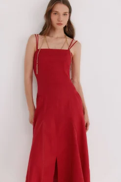 Ailin. Vestido midi rojo