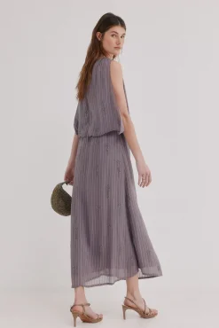 Alejandra. Vestido bordado