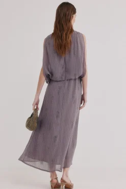 Alejandra. Vestido bordado