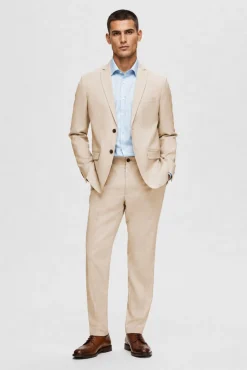 Americana de traje Slim Fit confeccionada con materiales reciclados