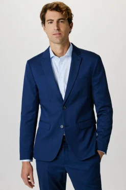 Americana de traje Slim Fit confeccionada con materiales reciclados.