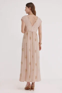 Aurora. Vestido bordado