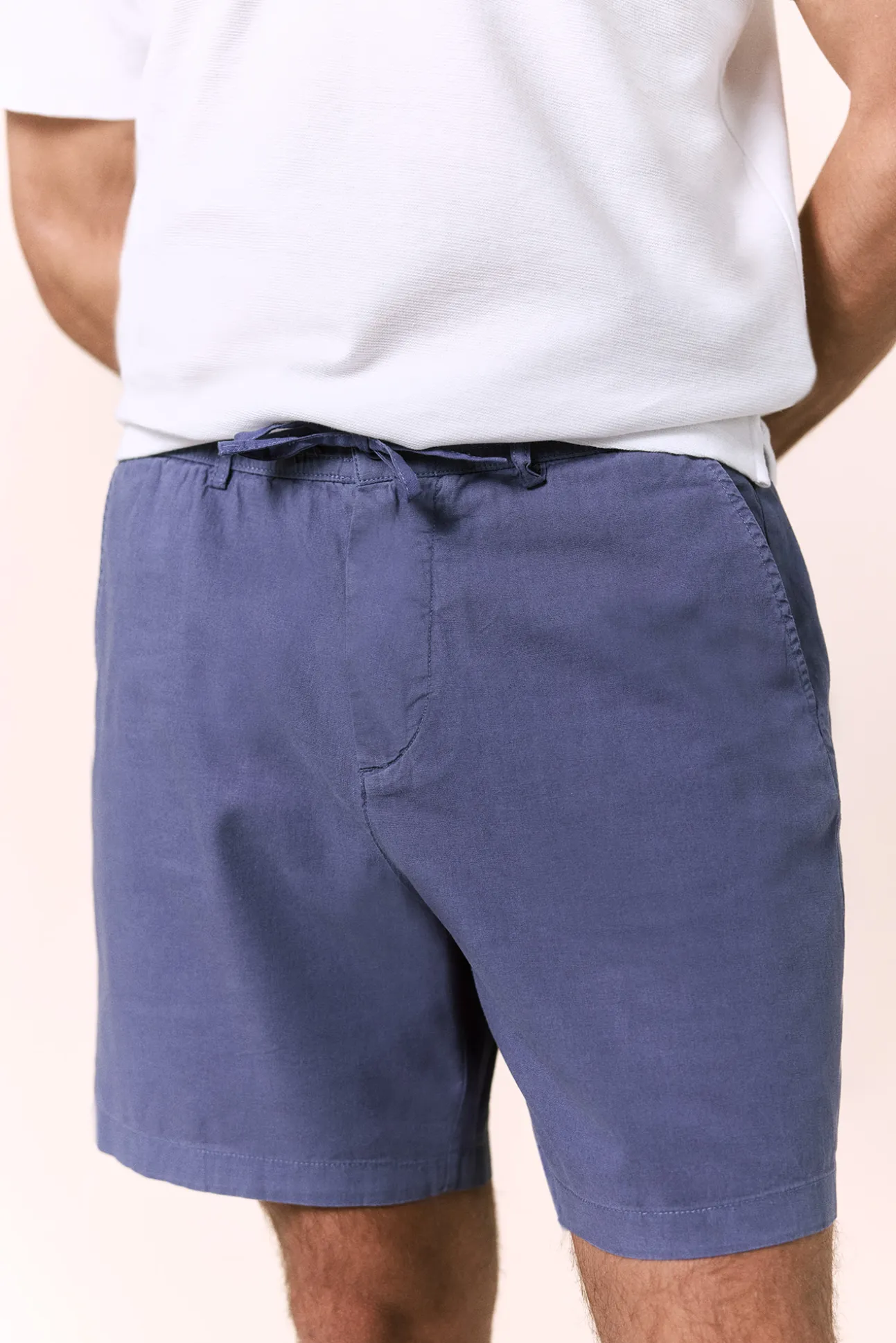 Bermuda de lino con cordones