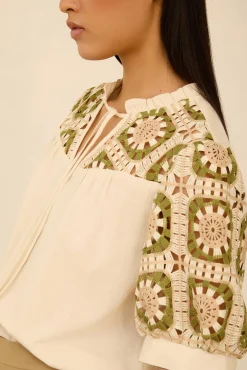 Blusa con crochet