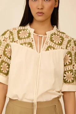 Blusa con crochet