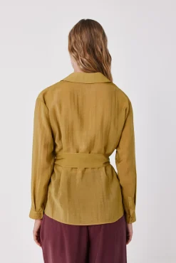 Blusa cruzada ligera