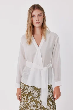 Blusa cruzada ligera