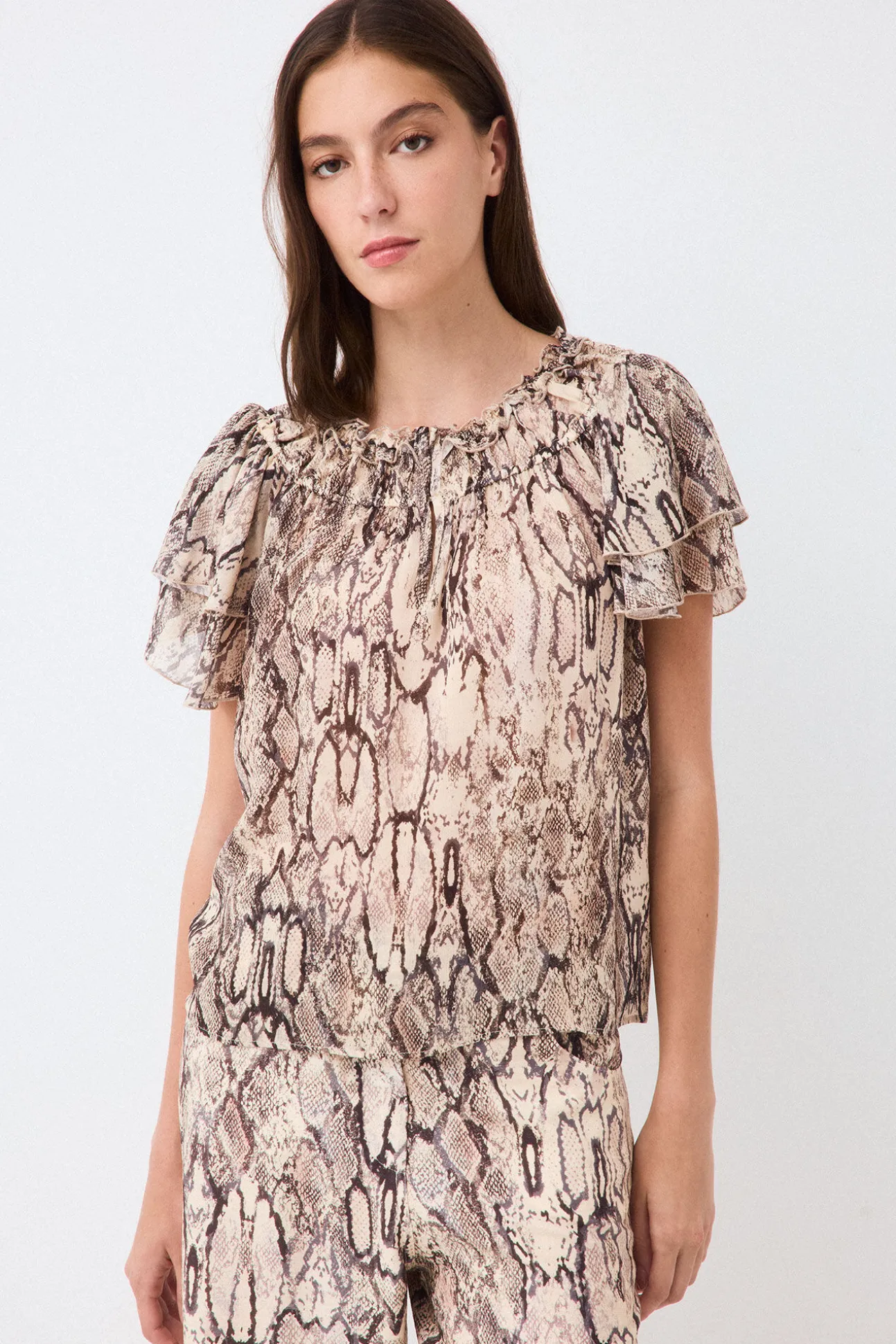 Blusa estampada manga volantes