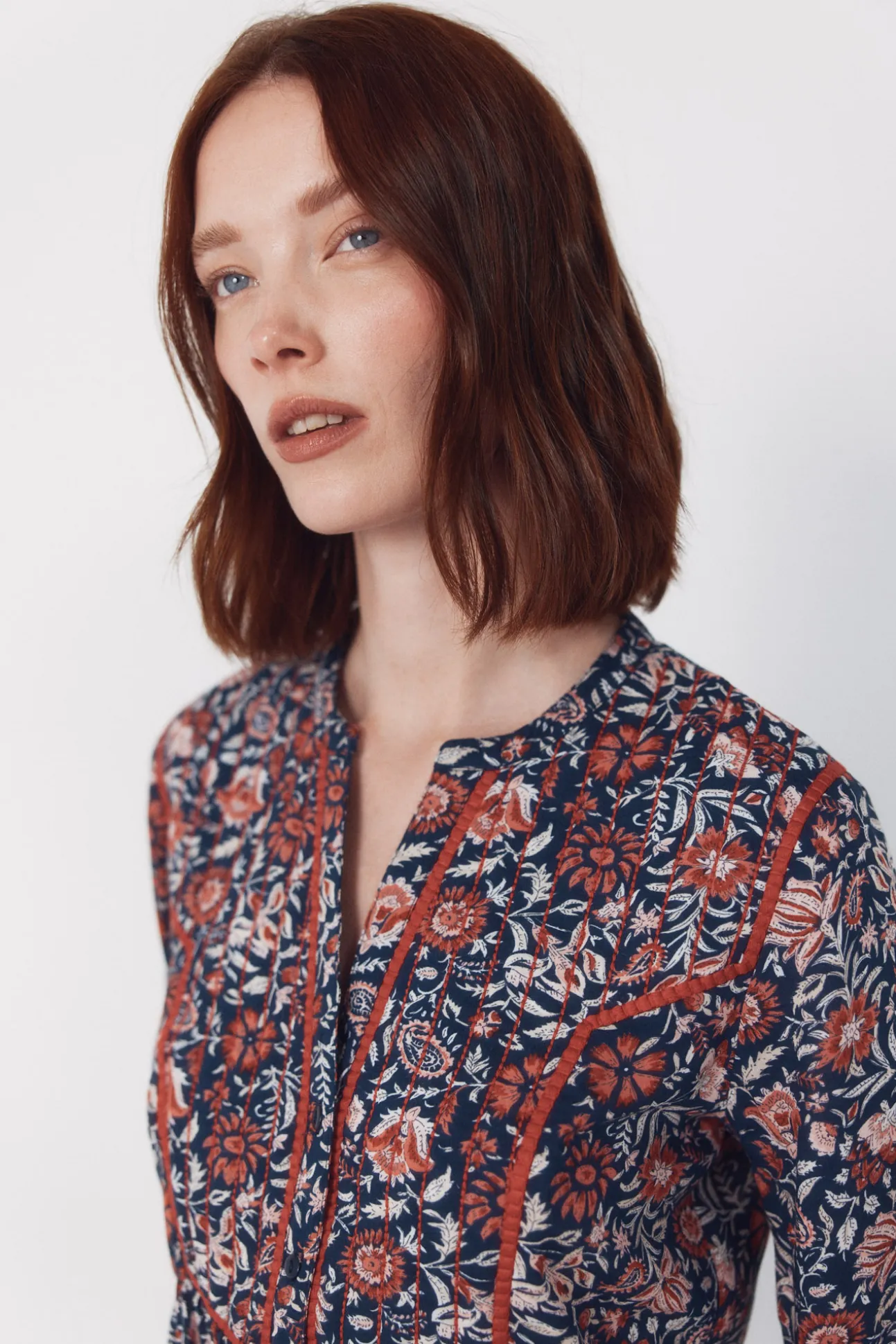 Blusa mao acolchada