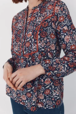 Blusa mao acolchada