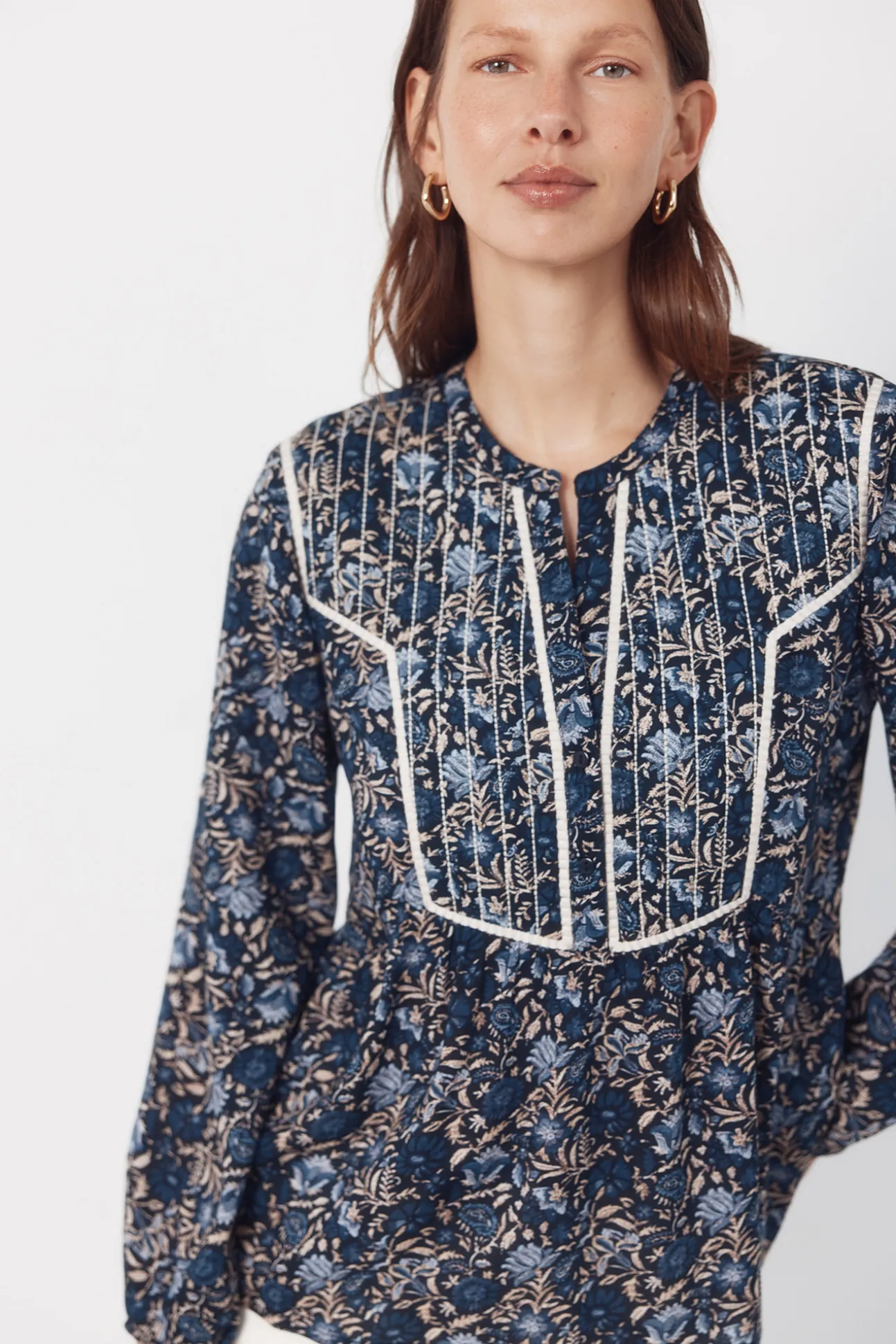 Blusa mao acolchada