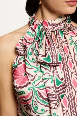 Blusa satinada con cuello alto