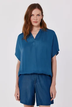 Blusa satinada manga corta