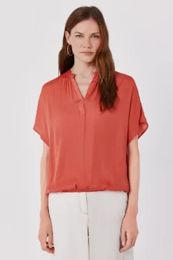Blusa satinada manga corta
