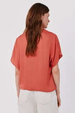 Blusa satinada manga corta