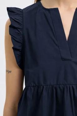 Blusa sin mangas y volantes
