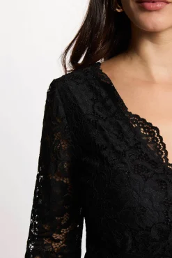 Body de encaje con cuello en v