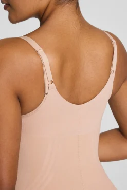 Body-pantalón moldeador escote