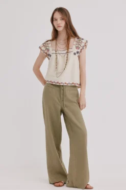 Cali. Blusa bordados florales