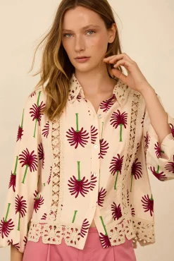 Camisa con estampado palmeras