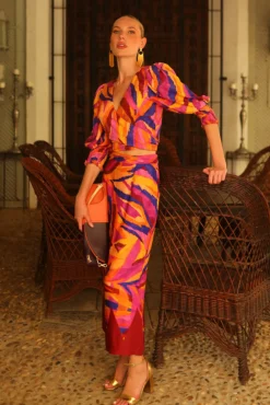 Camisa envolvente