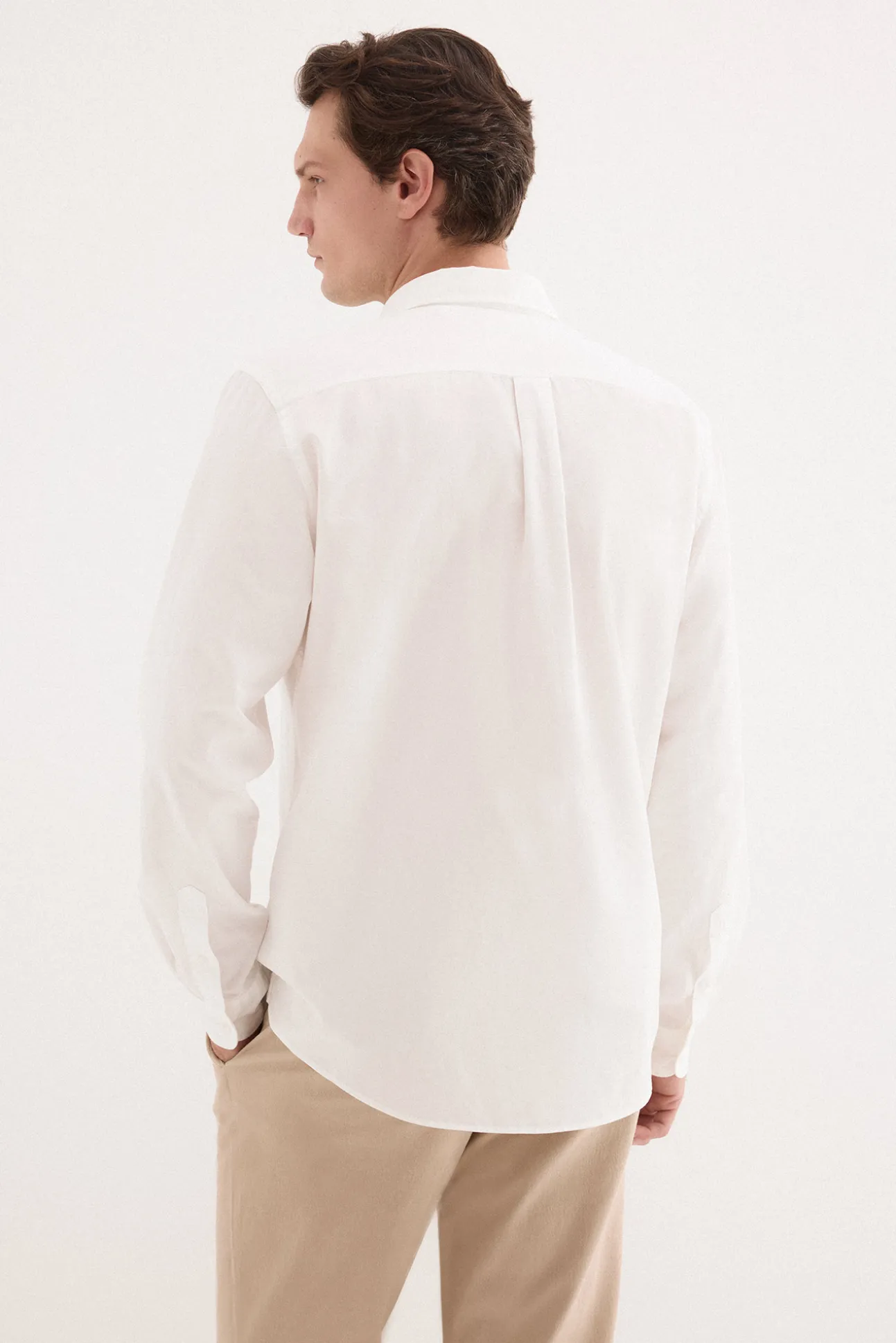 Camisa lisa twill bolsillos