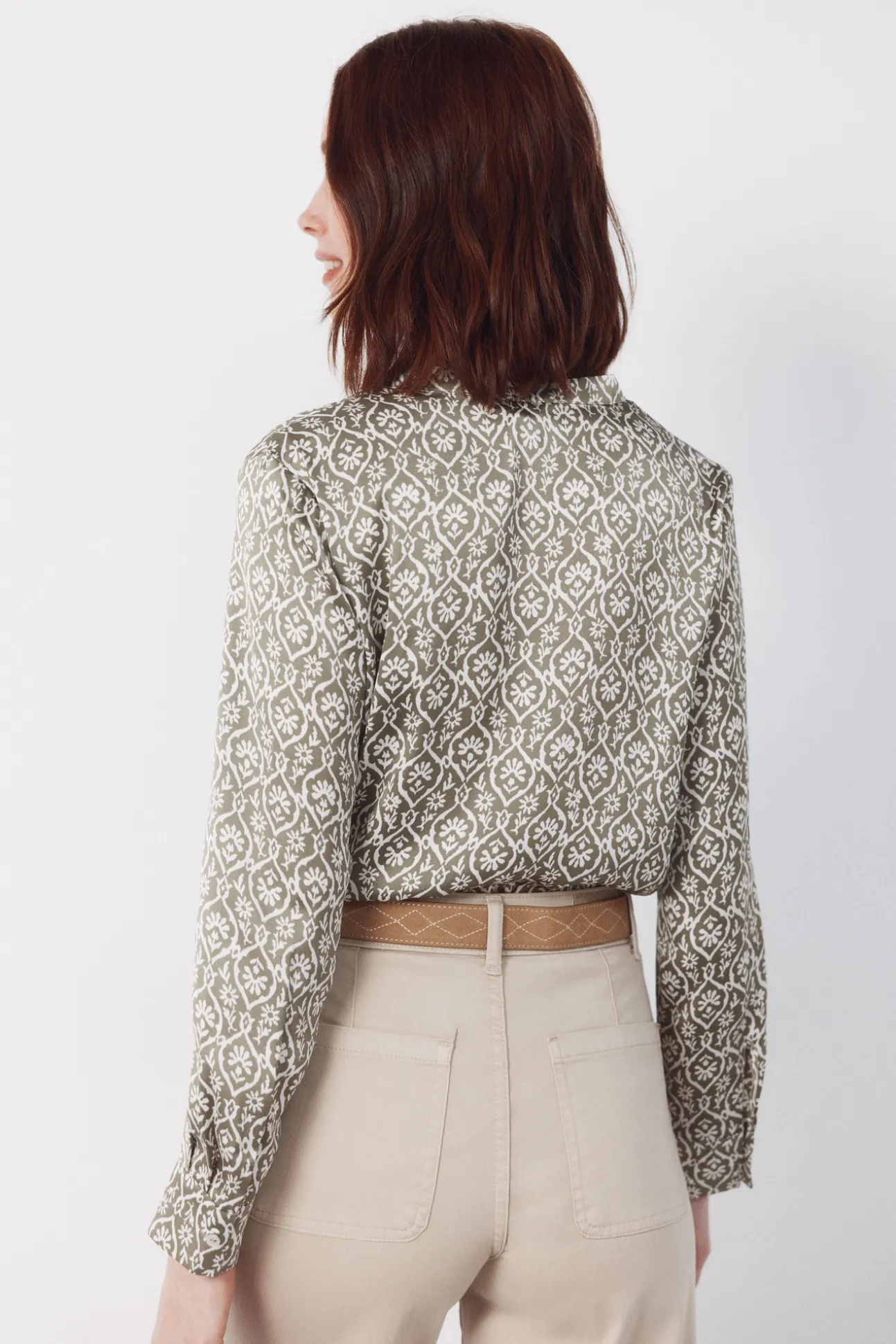 Camisa mao satinada estampada
