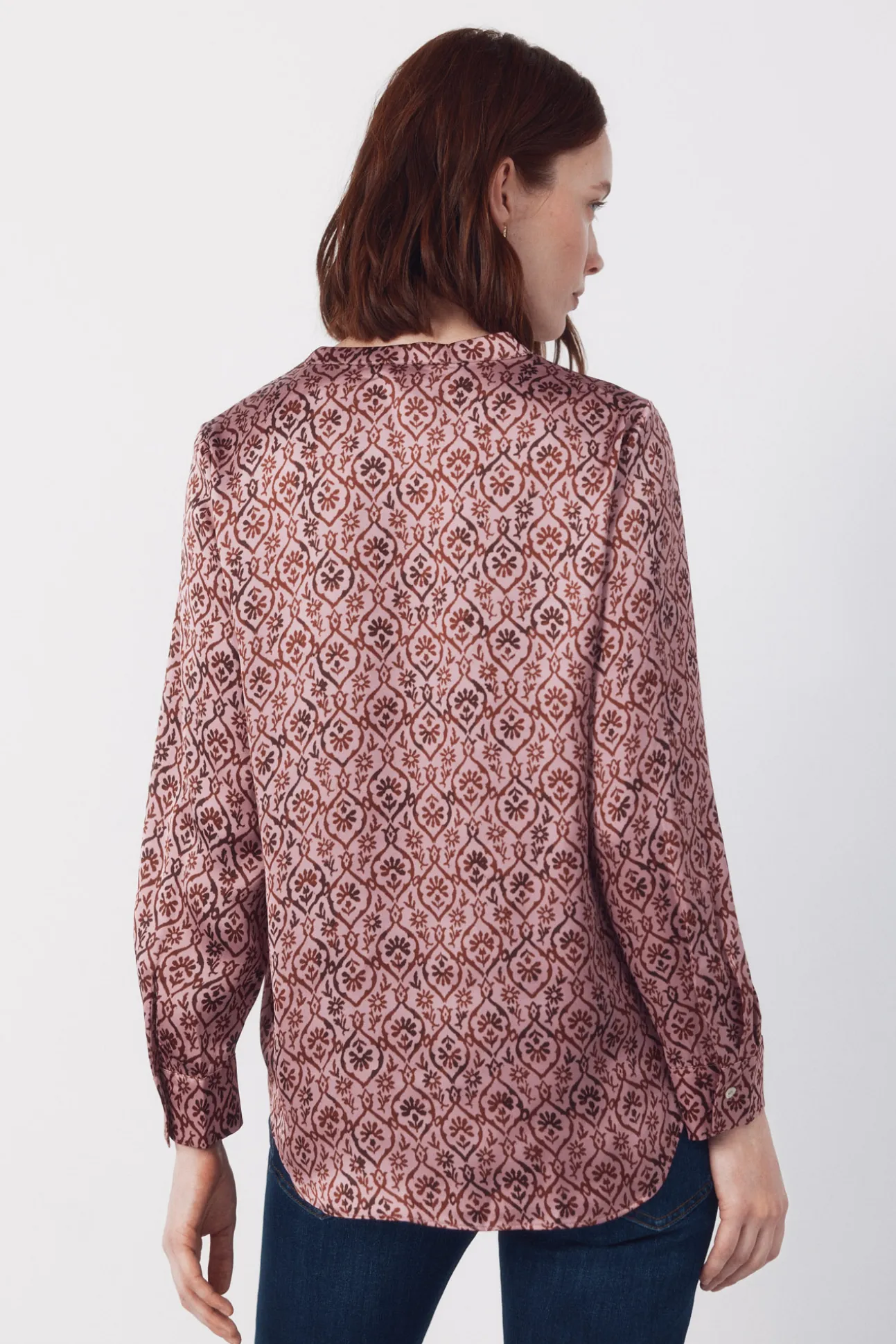 Camisa mao satinada estampada