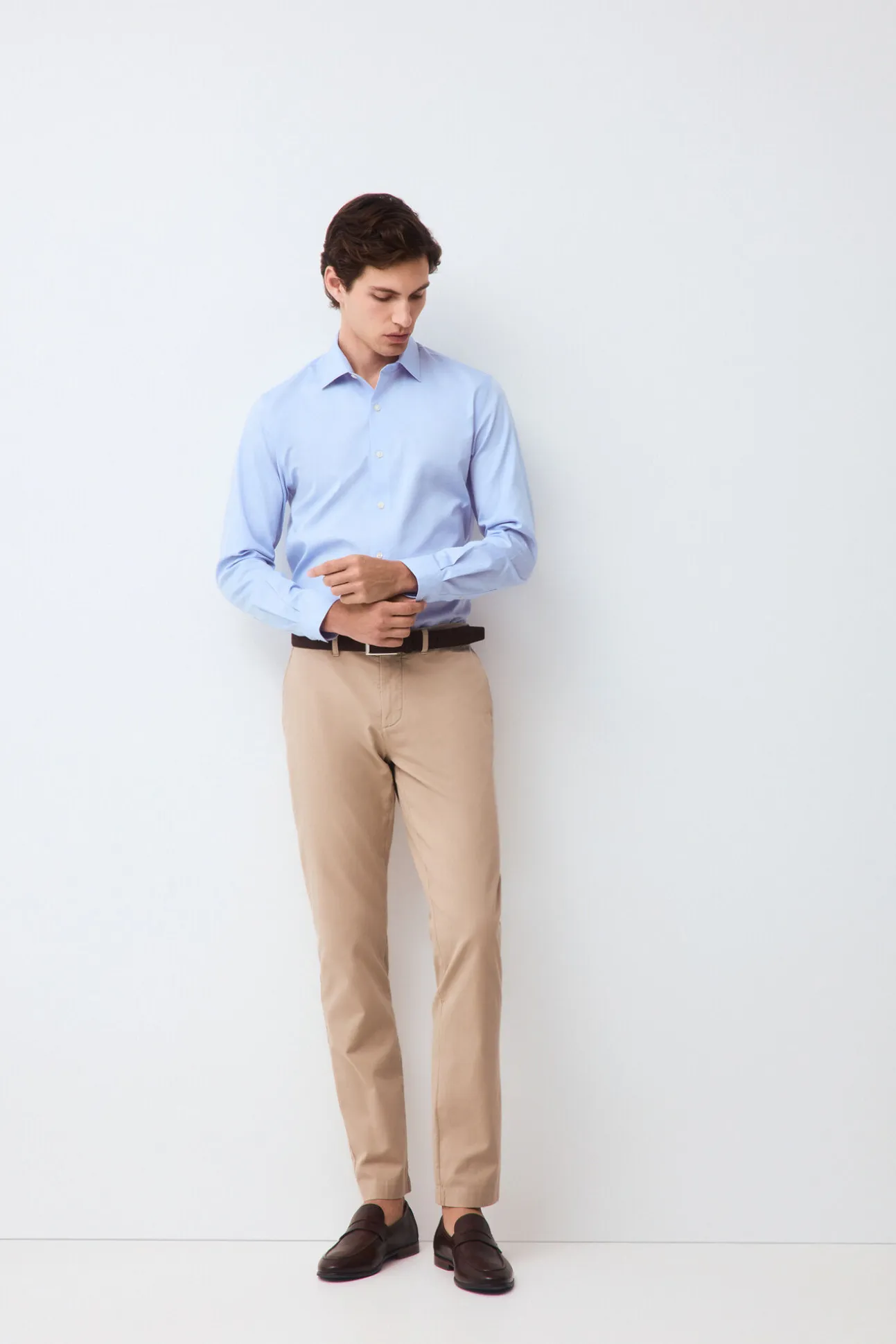 Camisa vestir lisa non iron + antimanchas slim fit