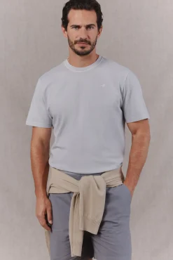 Camiseta básica lavada con bordado avión