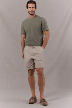 Camiseta básica lavada con bordado avión