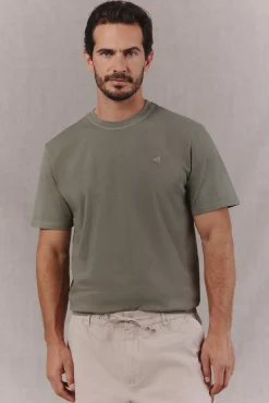 Camiseta básica lavada con bordado avión