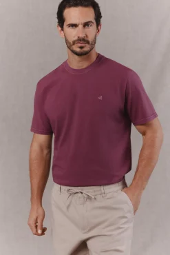 Camiseta básica lavada con bordado avión