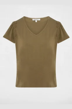 Camiseta con cuello en v y volantes