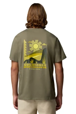 Camiseta con estampado de naturaleza en la espalda