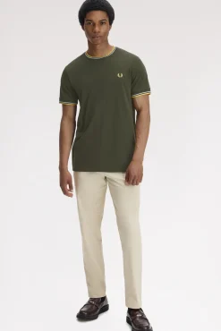 Camiseta con ribete con dos franjas