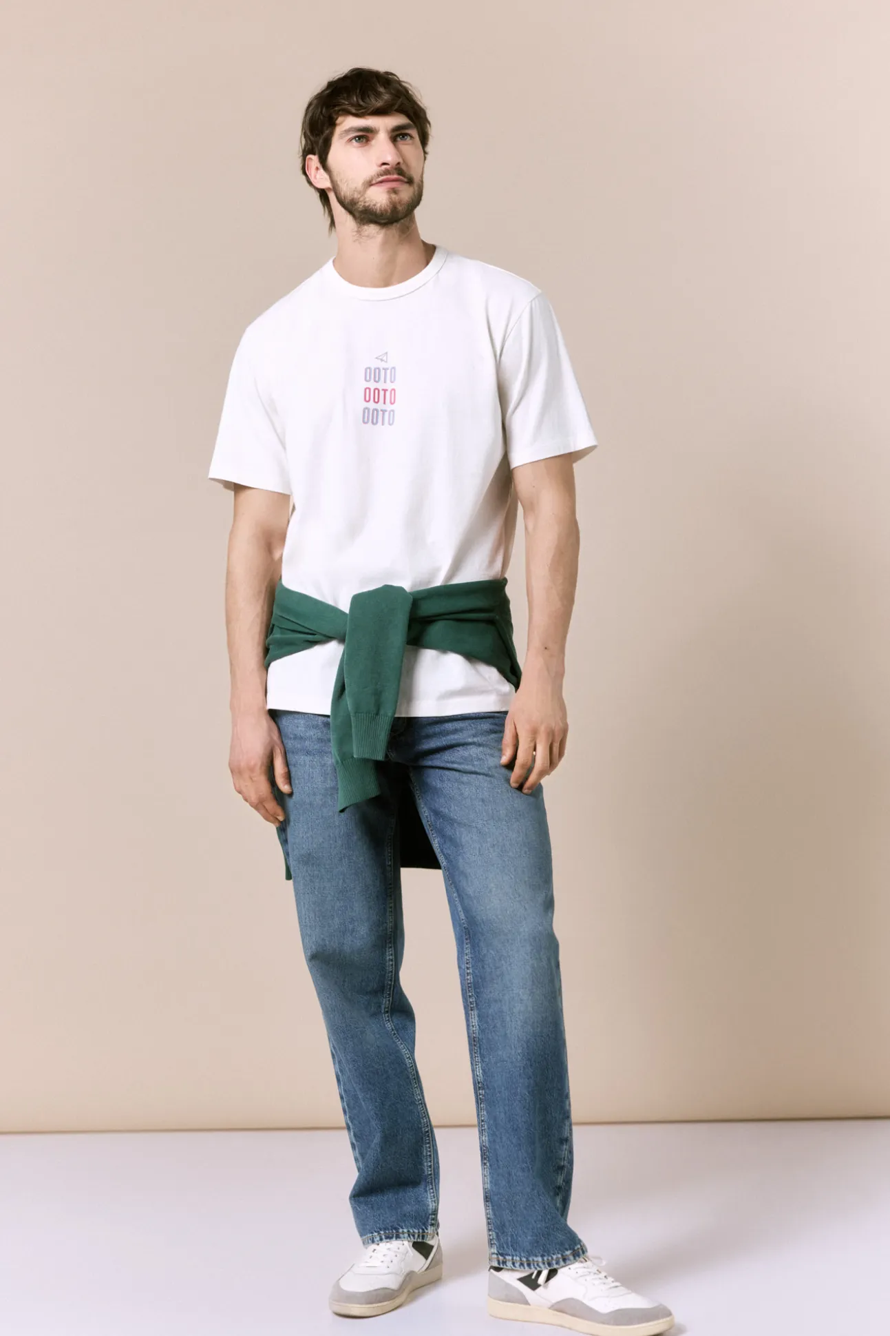Camiseta lavada con logo