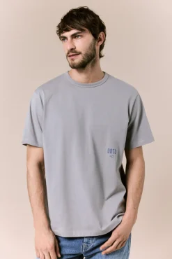 Camiseta lavada con logo