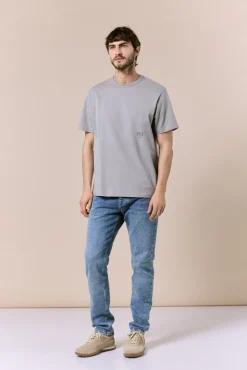 Camiseta lavada con logo