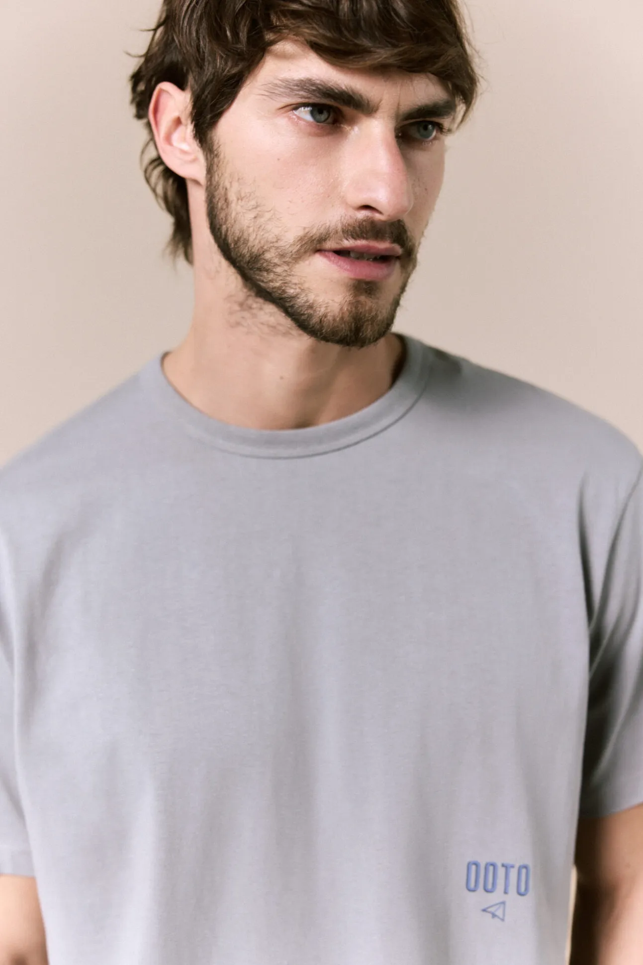Camiseta lavada con logo