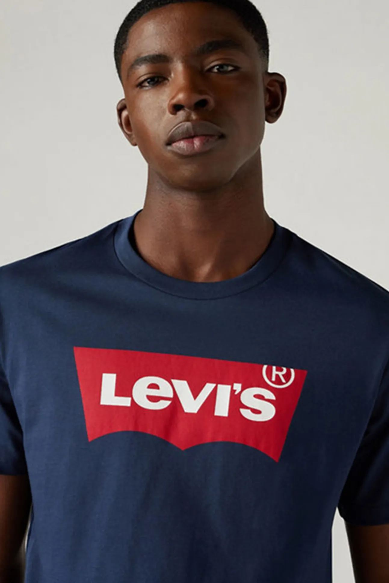 Camiseta Levi's® clásica logotipo en el centro