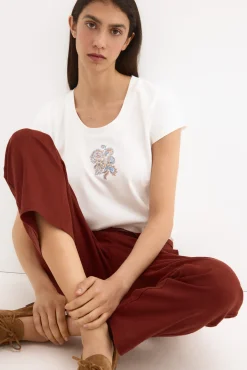 Camiseta manga corta con bordado
