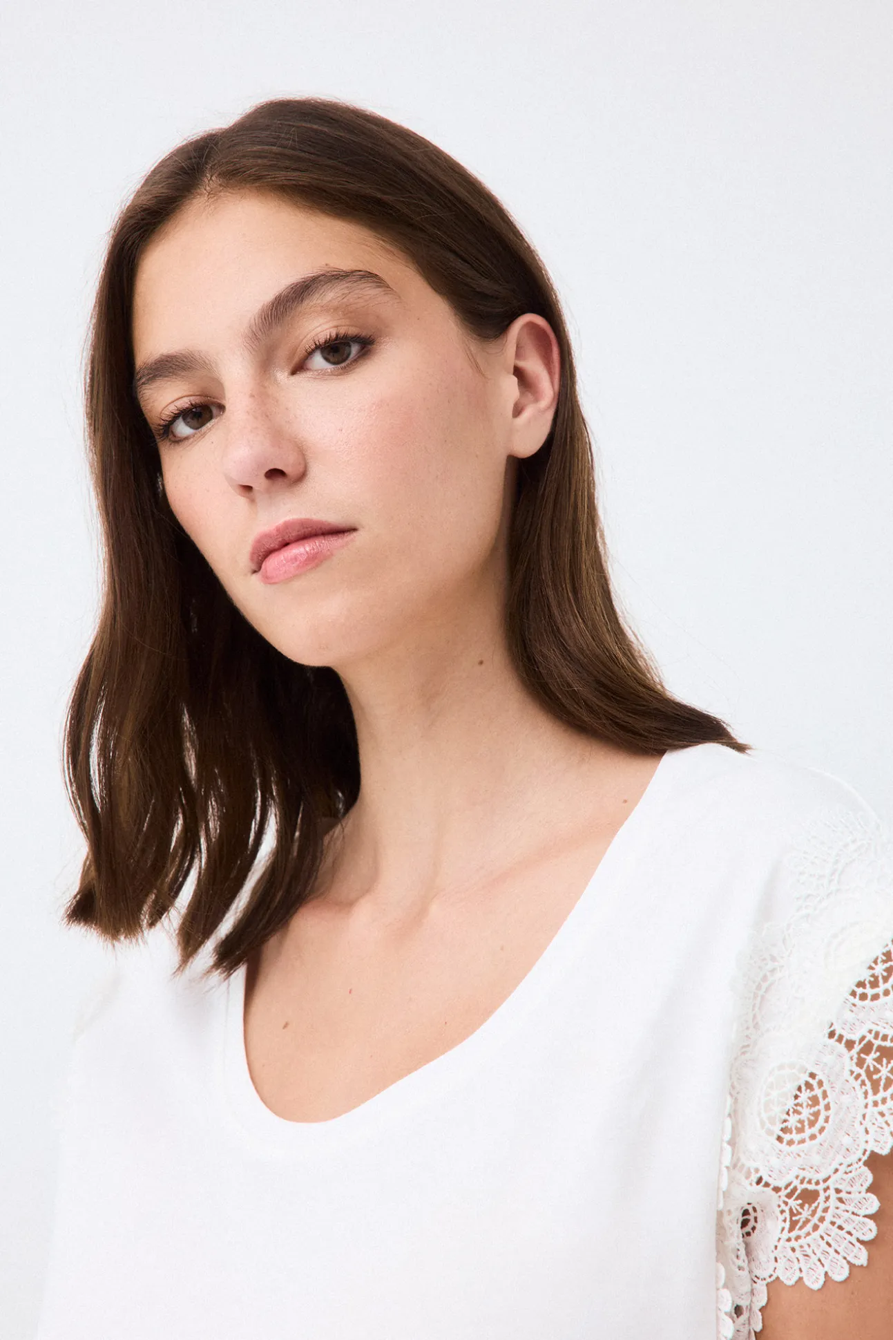 Camiseta mangas crochet