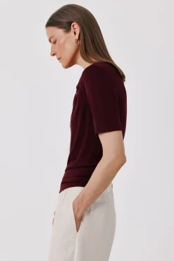 Camiseta nudo escote