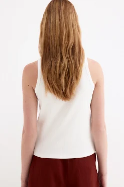 Camiseta tirantes con logo en pedrería
