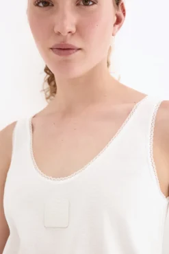 Camiseta tirantes escote v