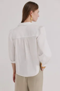 Carine. Blusa bordada