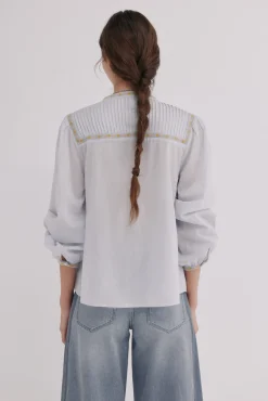 Catia. Blusa jaretas