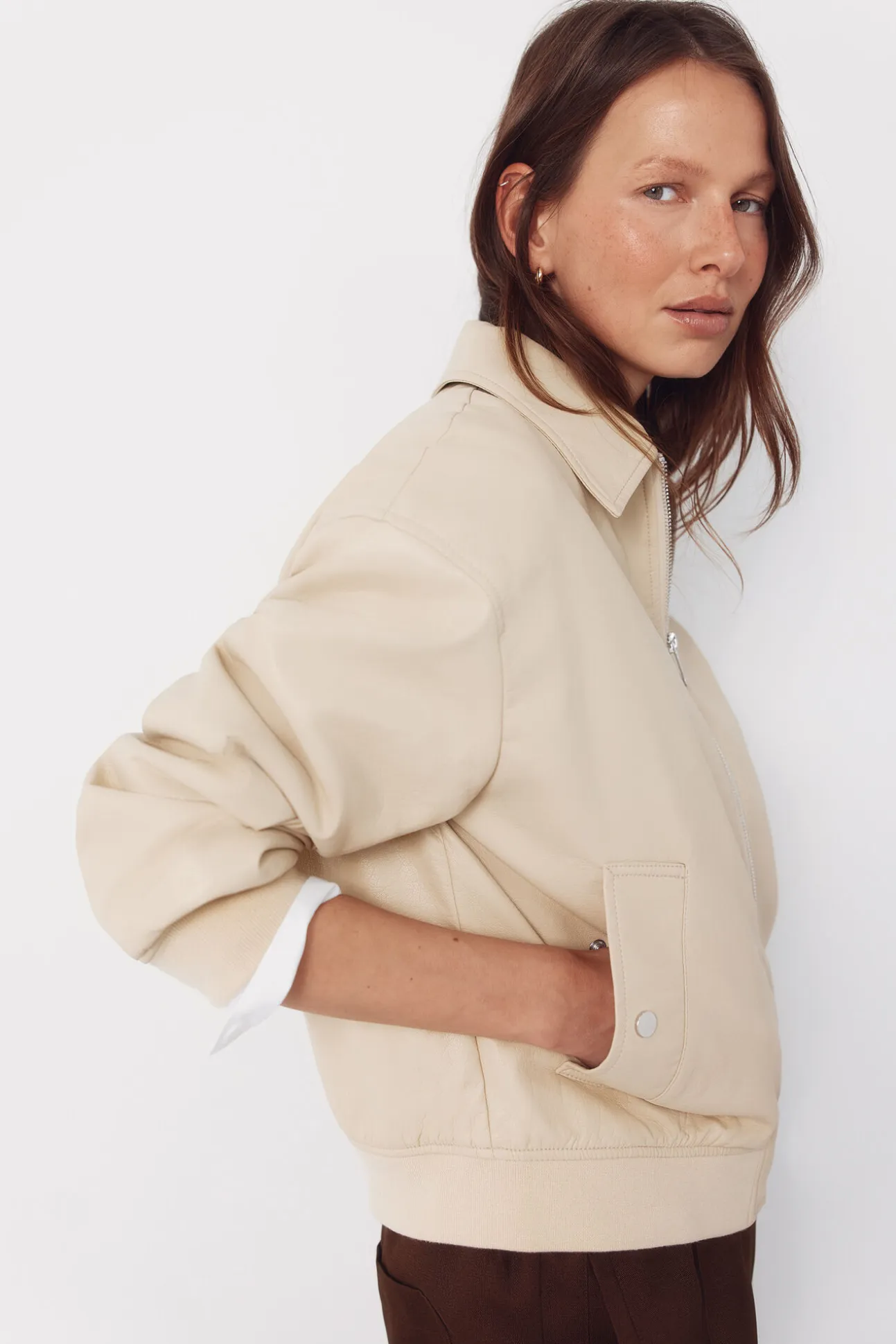 Chaqueta bomber efecto piel
