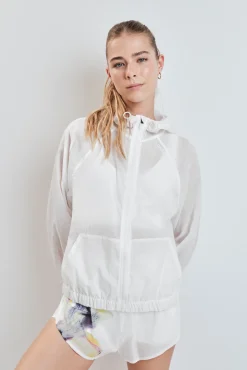 Chaqueta cortavientos capucha blanca